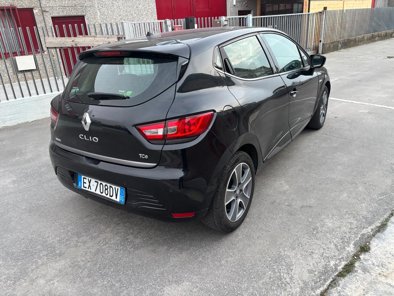 Renault Clio 1.4 16V cat 5 porte Initiale
