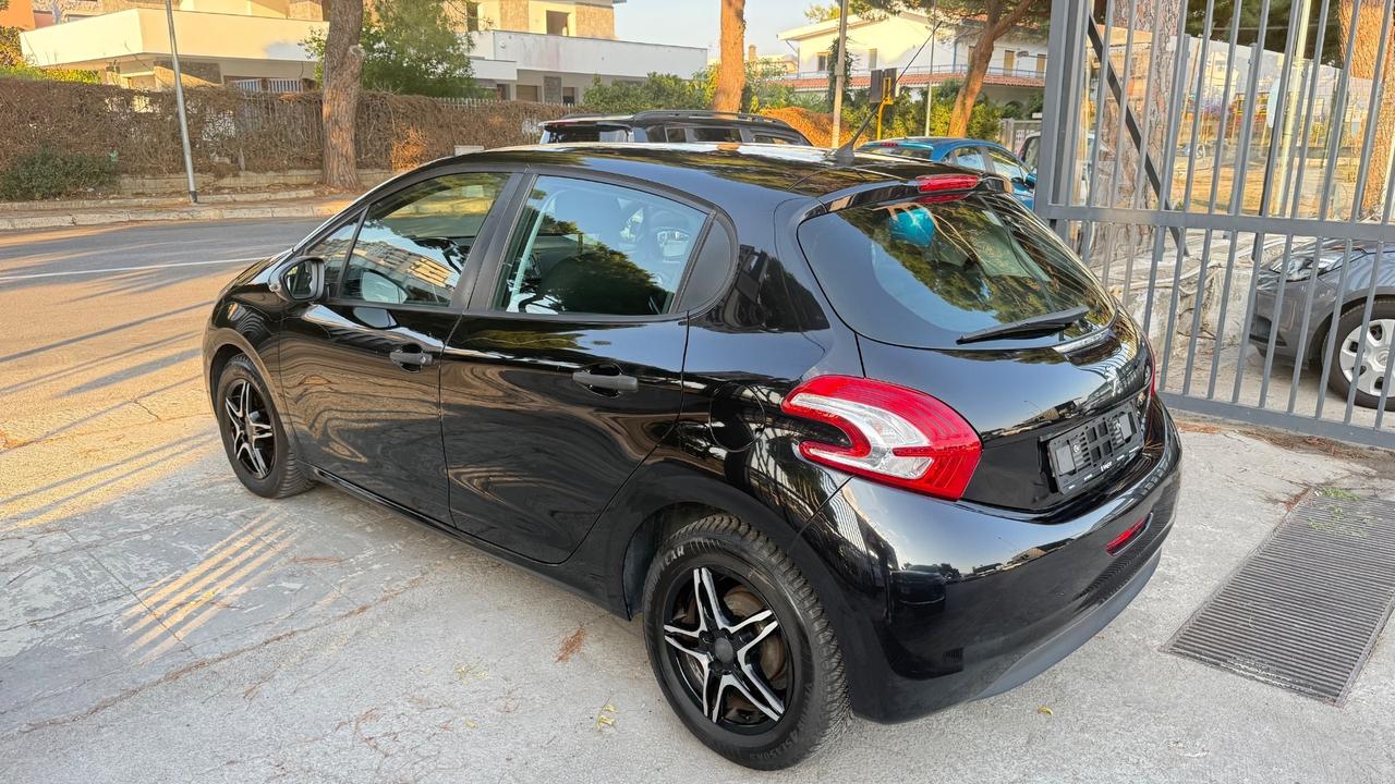 Peugeot 208 1.4 HDi 68 CV 5 porte Access
