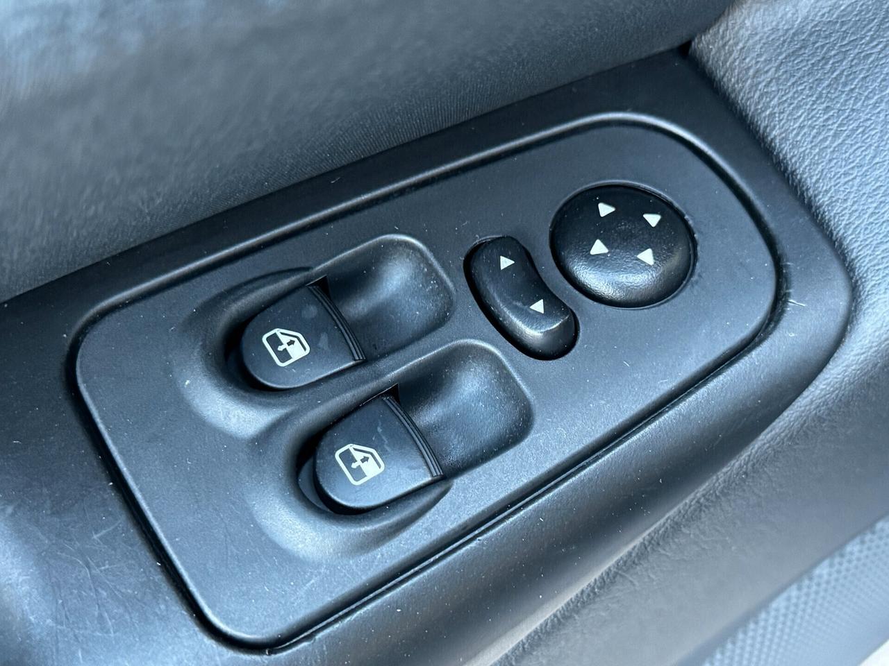 Lancia Ypsilon 1.2 69 CV Unyca