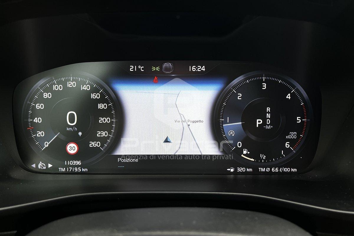 VOLVO XC40 D4 AWD Geartronic Momentum