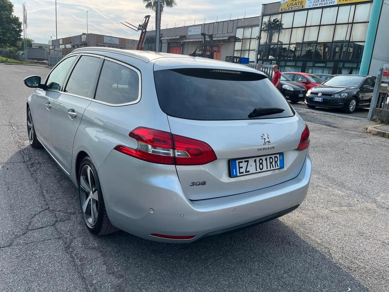 Peugeot 308 PureTech Turbo 130 S&S SW Allure