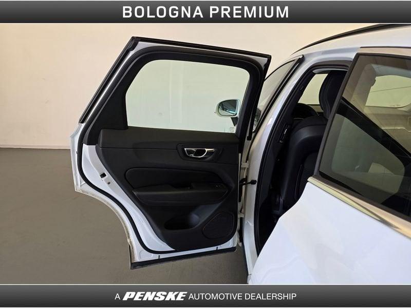 Volvo XC60 XC60 B4 (d) Geartronic Momentum Pro N1 - AUTOCARRO