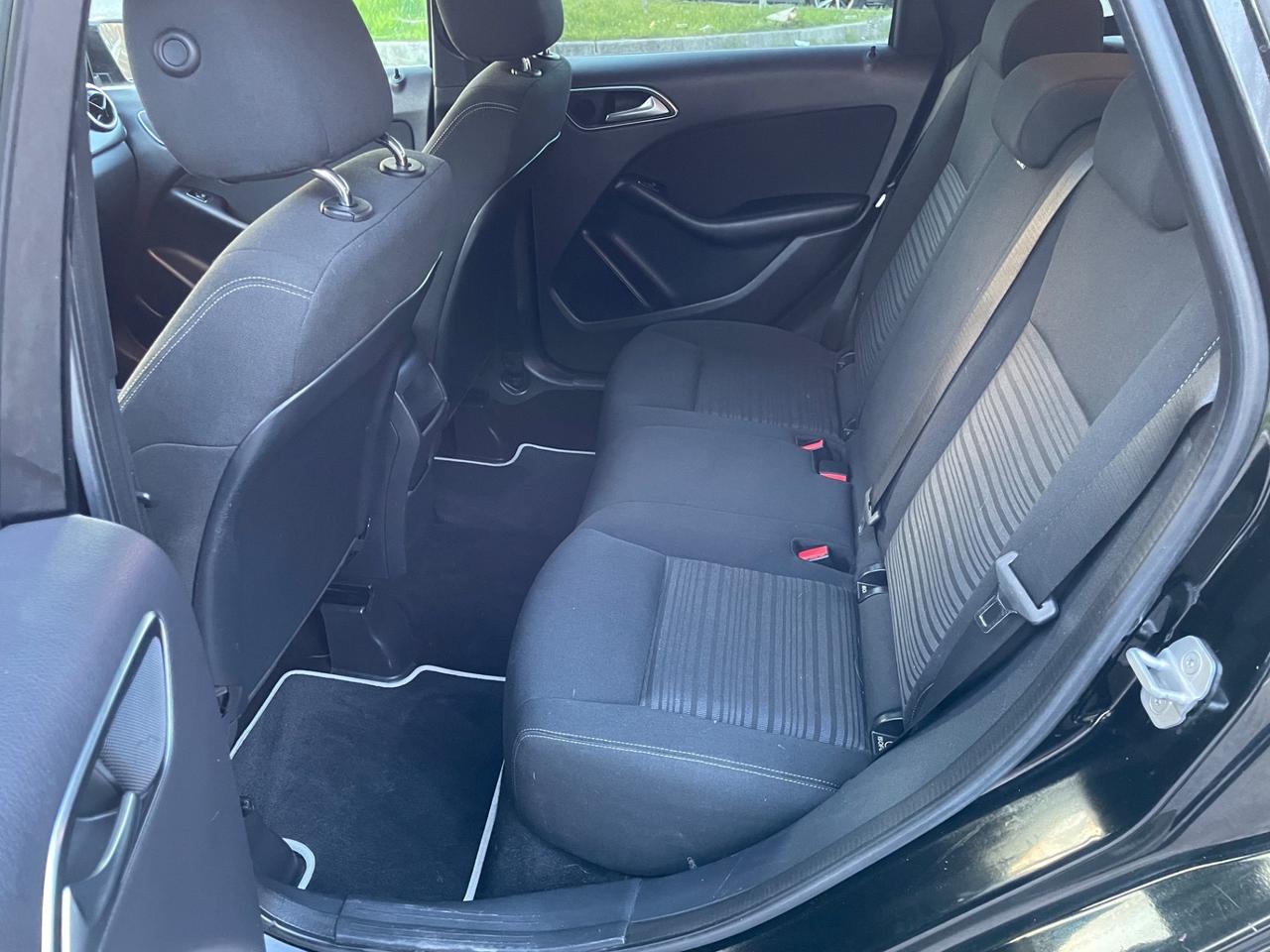 Mercedes-benz B 180 Premium * SOLO 87000 Km