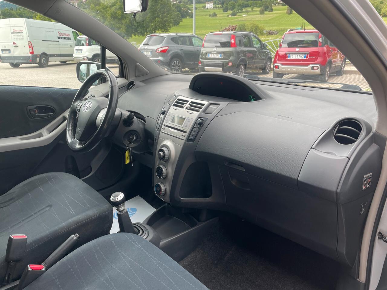 Toyota Yaris 1.3 5 porte SOL