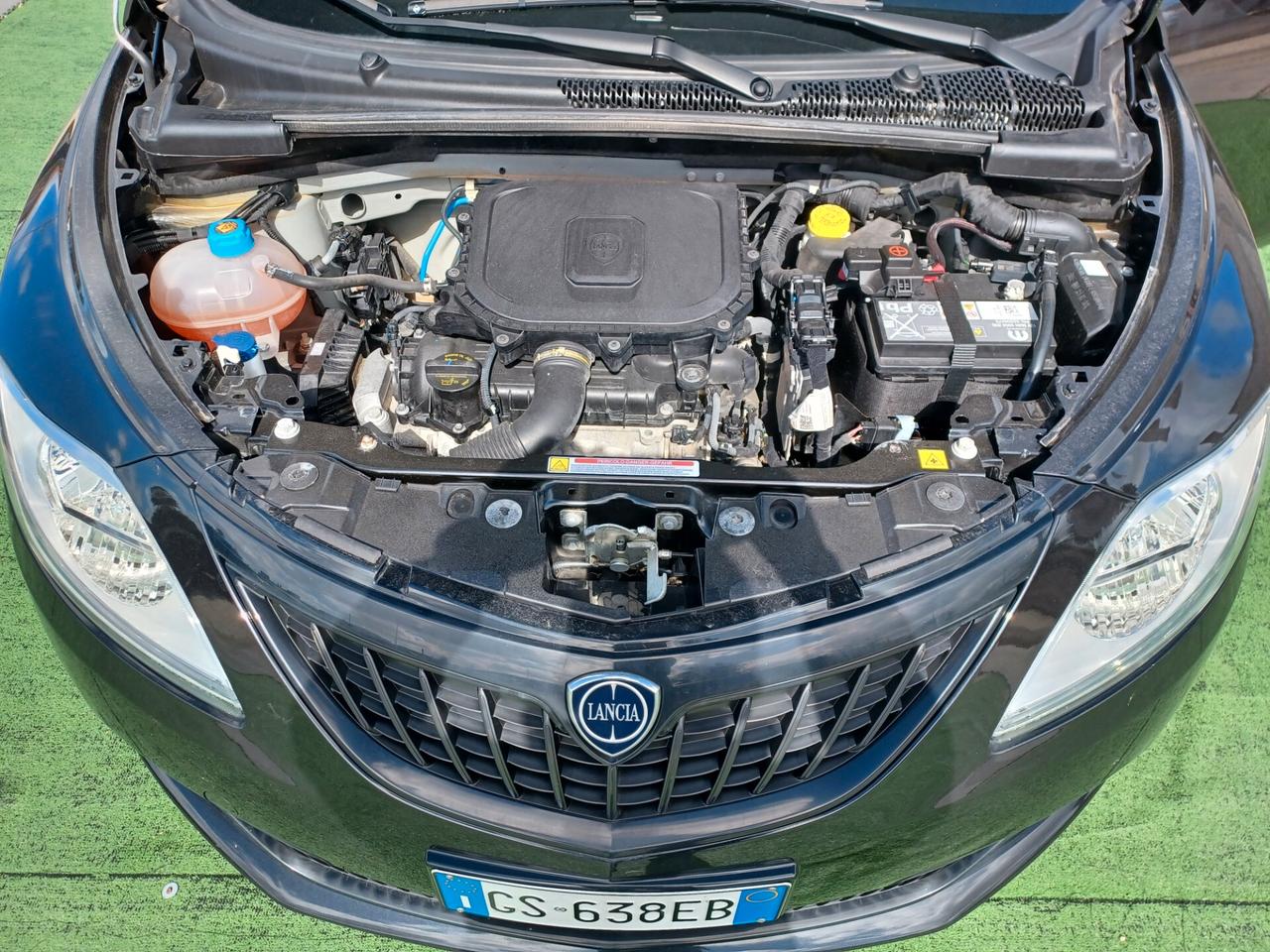 Lancia Ypsilon 1.0 FireFly 5 porte S&S Hybrid Alberta Ferretti