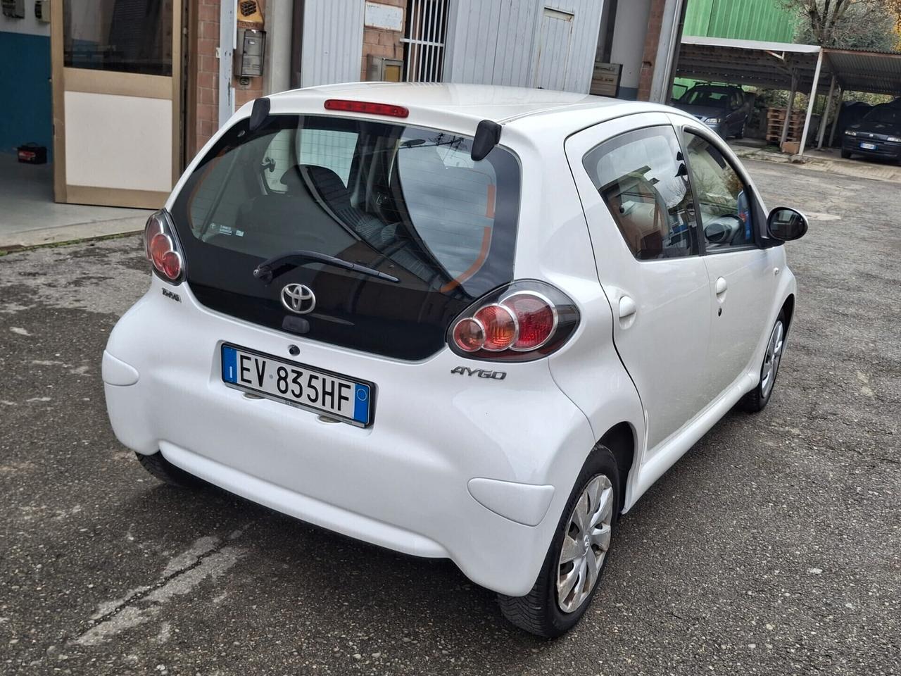 Toyota Aygo 1.0 12V VVT-i 5 porte Cool Soda Connect