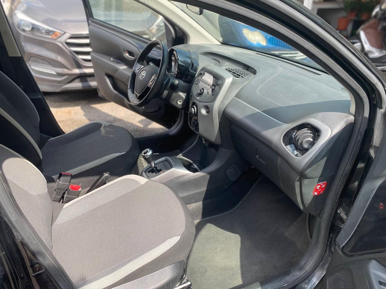 Toyota Aygo Connect 1.0 VVT-i 72 CV 5 porte x-cool