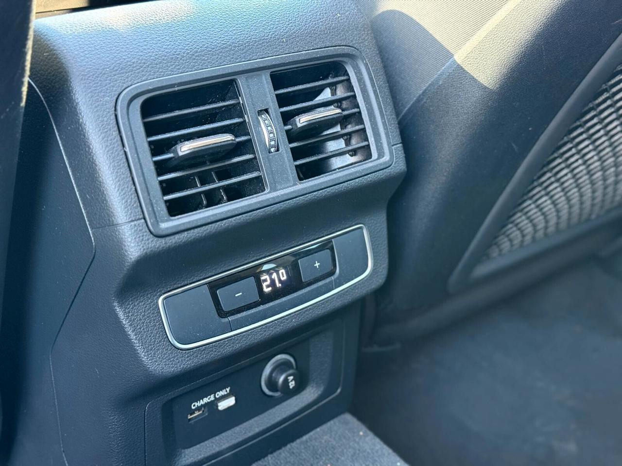 Q5 SPB 40 TDI 204cv quattro S-Line + Tetto + Daytona Grey