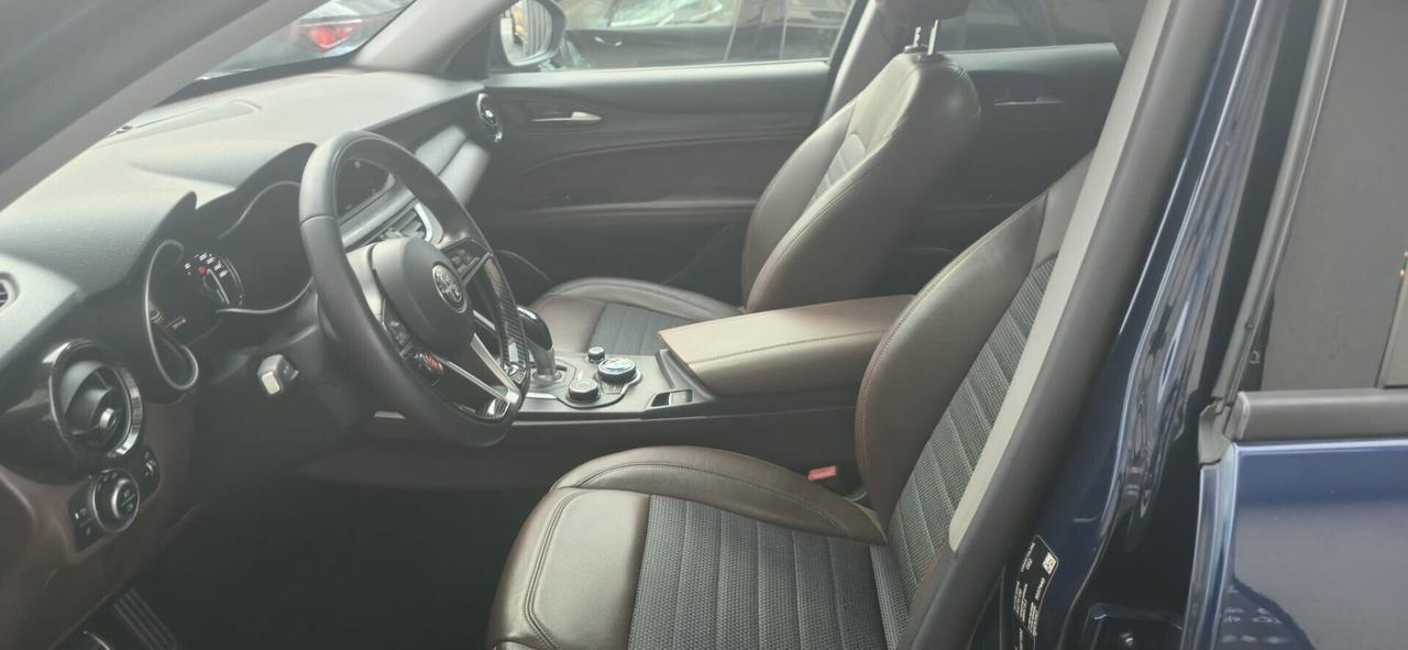 Alfa Romeo Stelvio 2.2 Turbodiesel 180 CV AT8 Q4 Executive