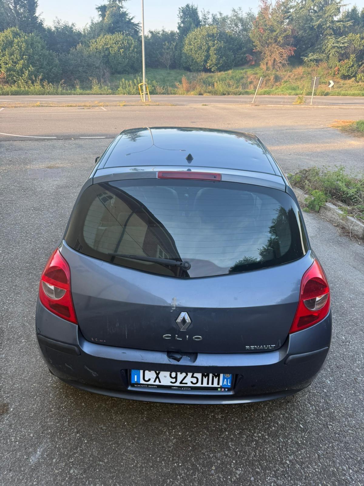RENAULT CLIO 1.1 BENZINA NEOPATENTATI