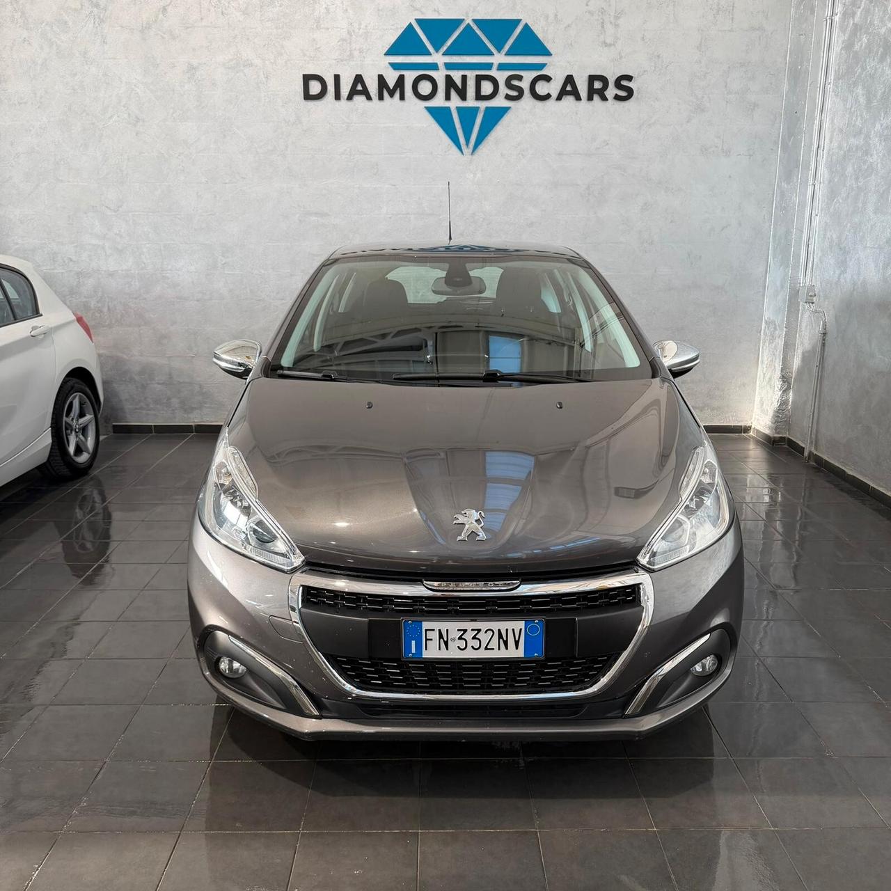 Peugeot 208 1.2 benzina NEOPATENTATI CERCHI IN LEGA+FULL