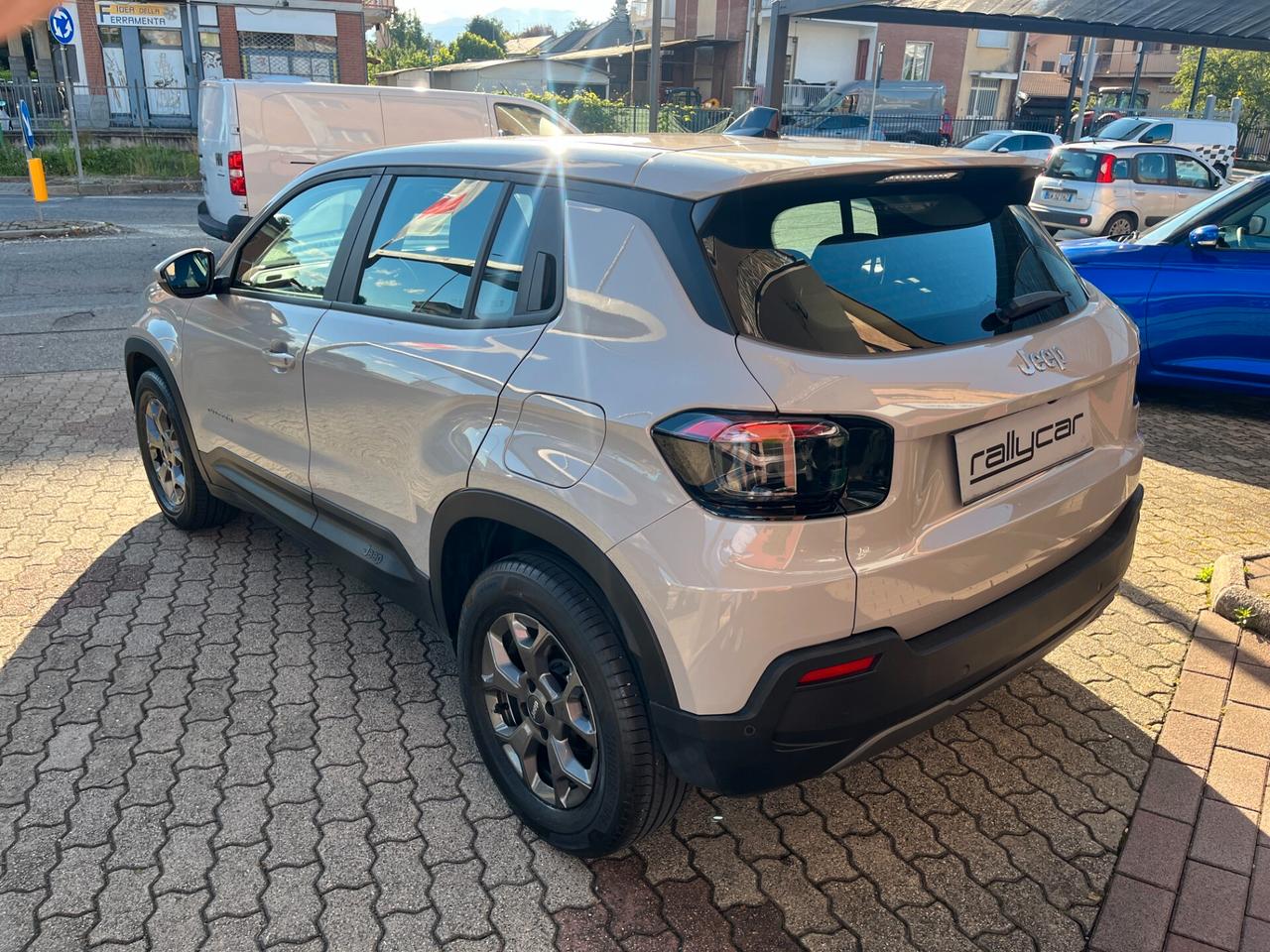 Jeep Avenger 1.2 100 CV Longitude - 9.900km