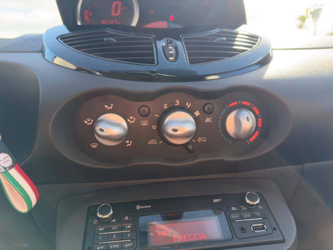 Renault Twingo 1.2 16V Night&Day