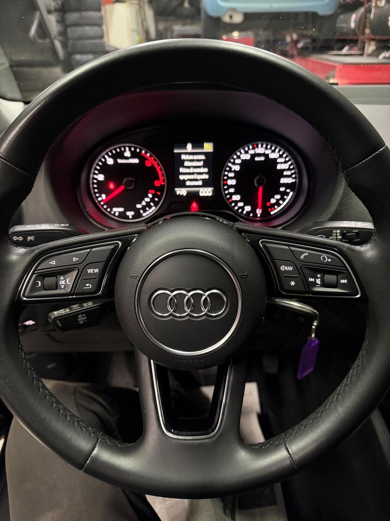 Audi Q2 30 TDI S tronic Identity Black
