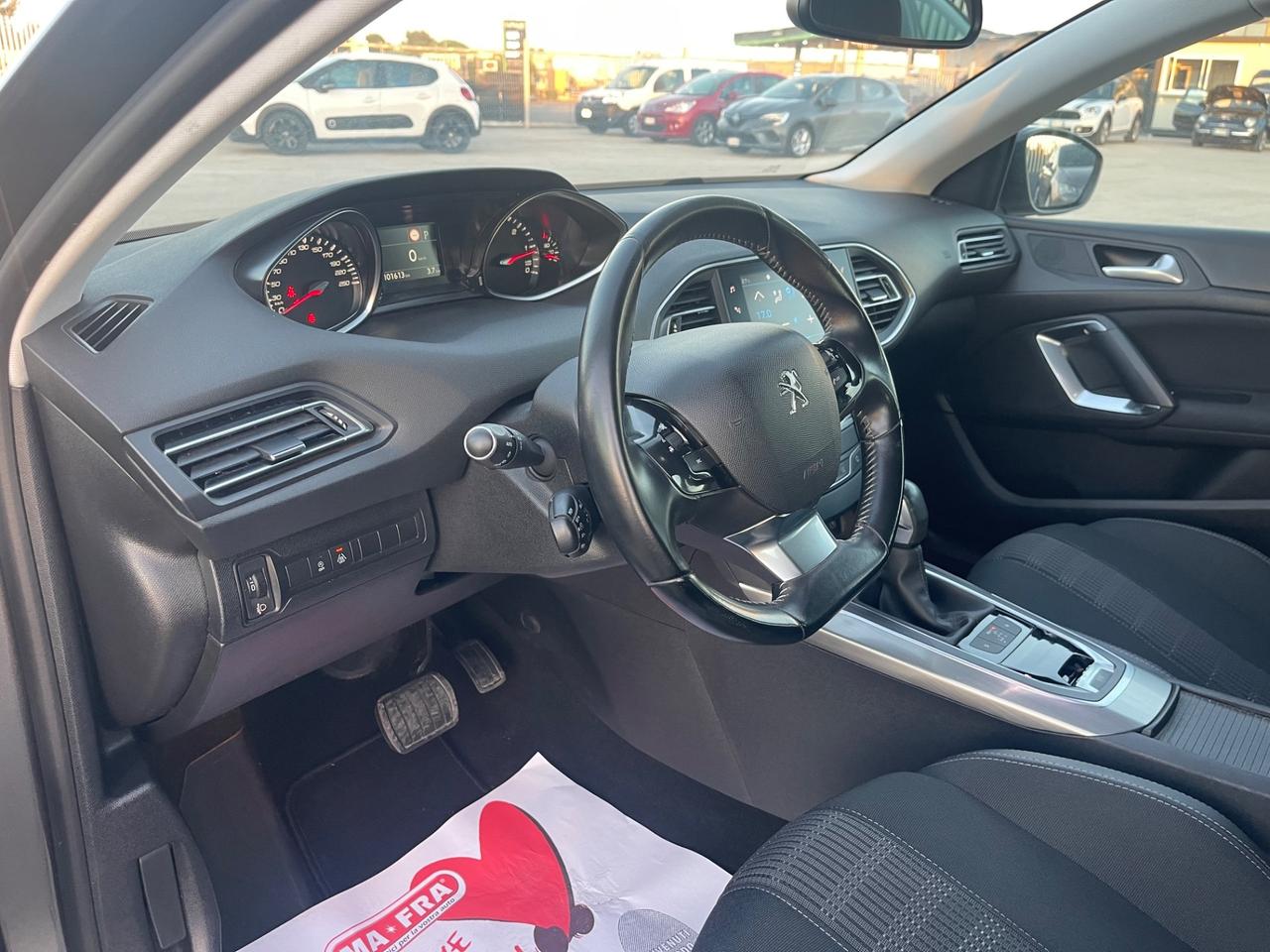 PEUGEOT 308 1.6 HDI 120CV BERLINA FULL LED MY18