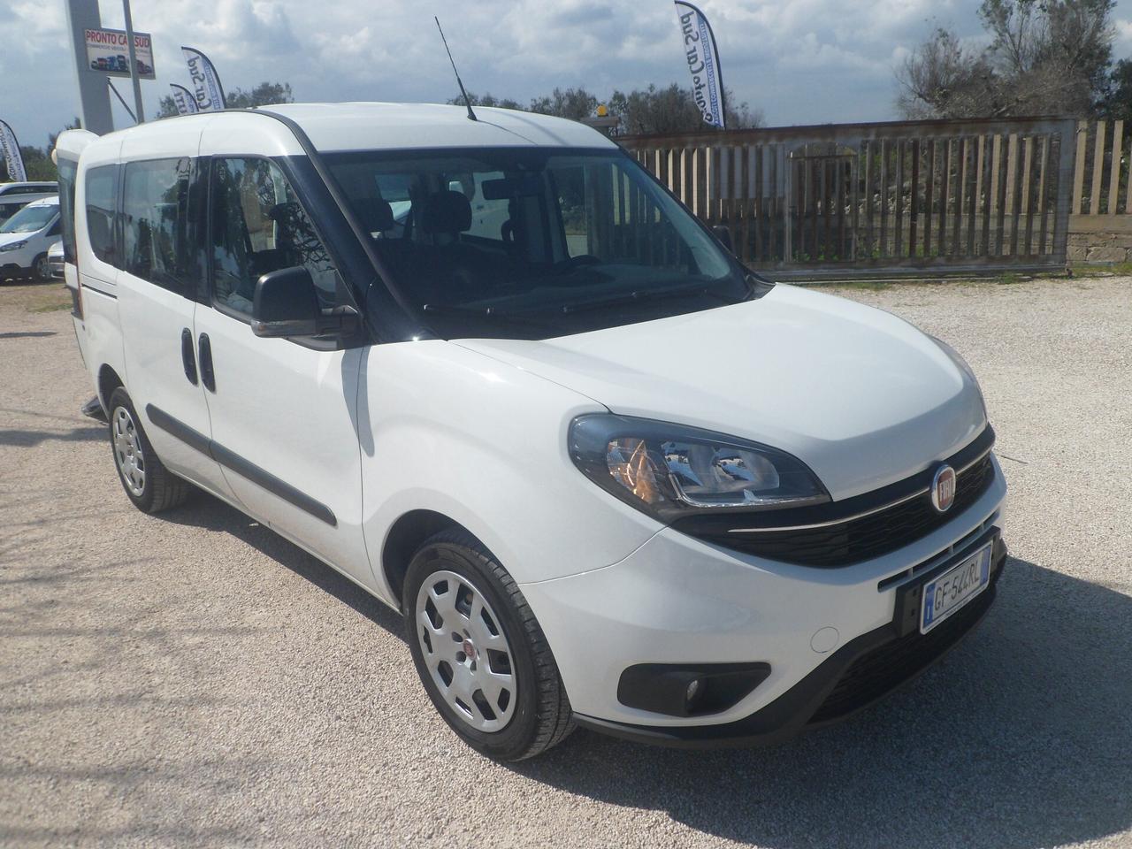 Fiat Doblo 5 posti autocarro