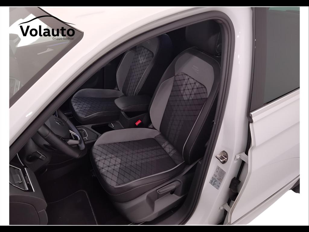 VOLKSWAGEN Tiguan II 2021 - Tiguan 1.5 tsi R-Line 150cv dsg