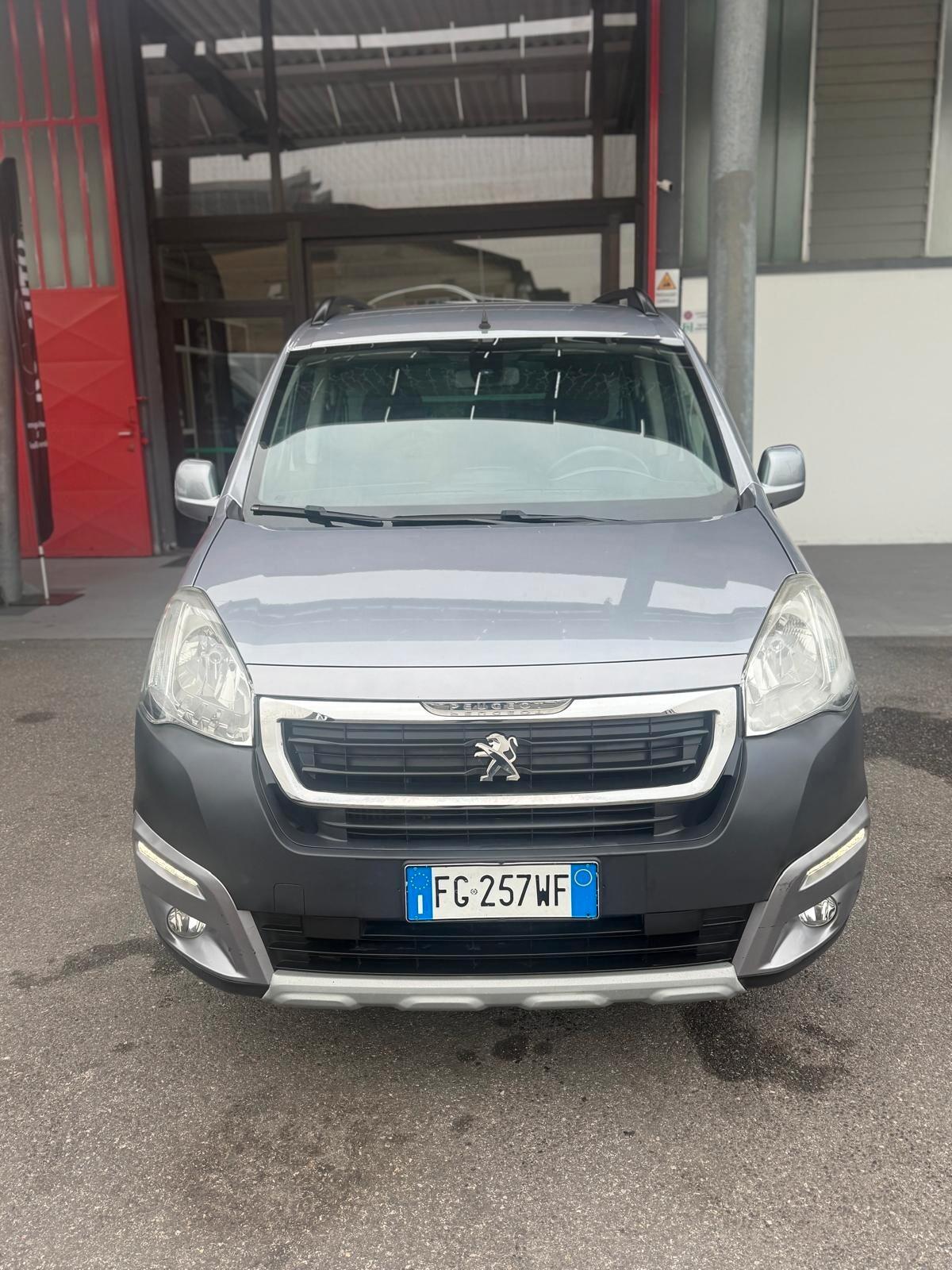 Peugeot Partner Tepee BlueHDi 100 Outdoor