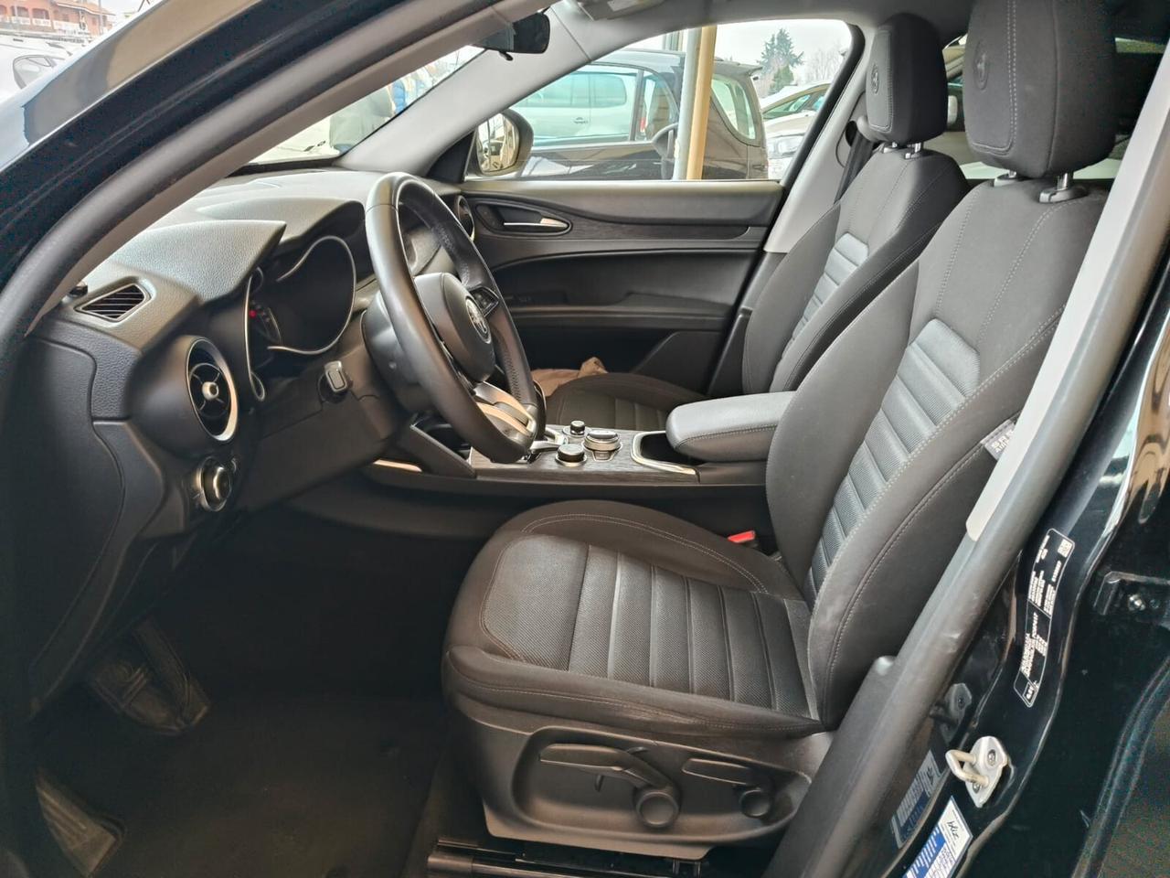 Alfa Romeo Stelvio 2.2 Turbodiesel 160 CV AT8 RWD Business