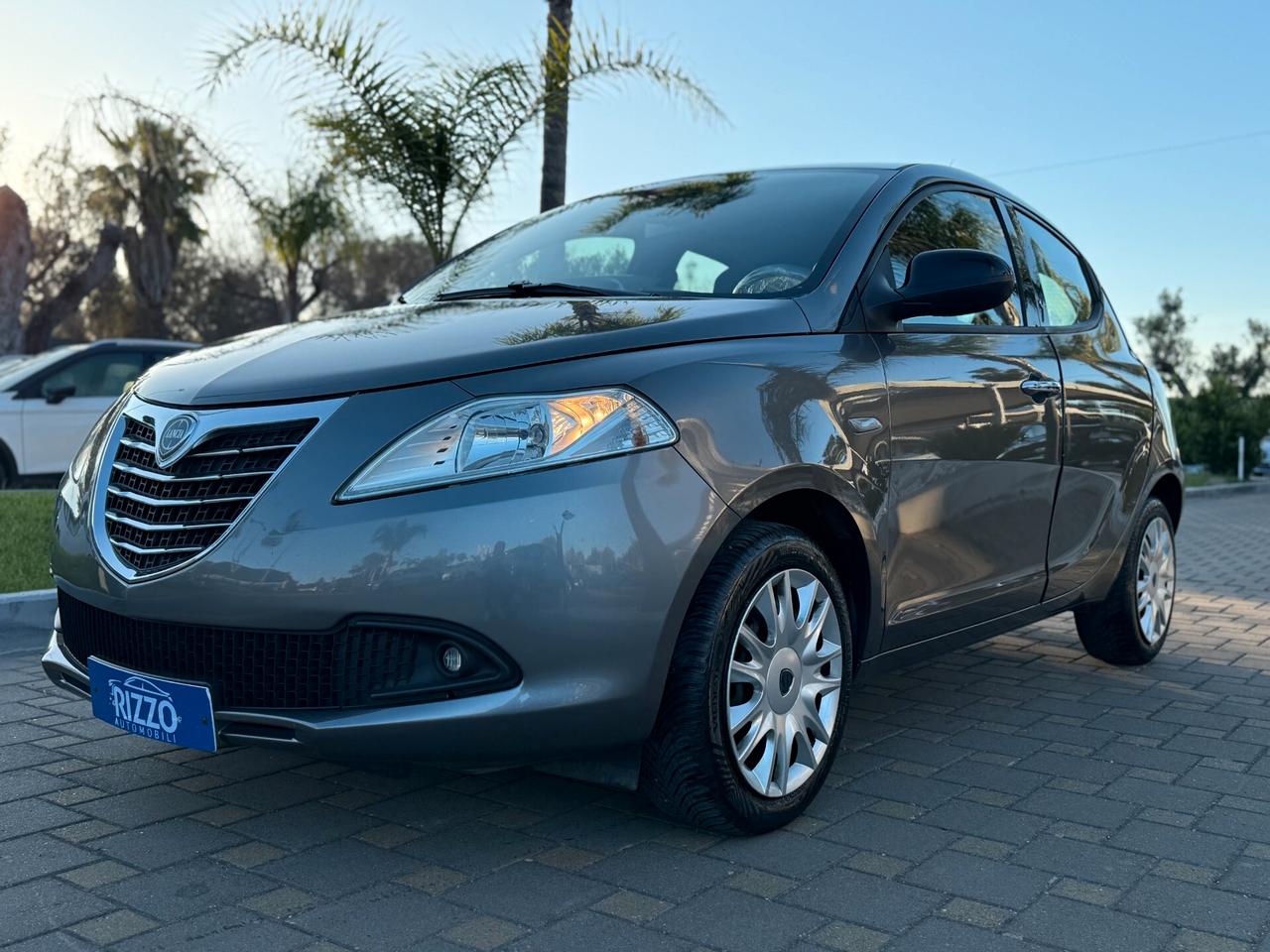 Lancia Ypsilon 1.2 69 CV 5 porte Gold
