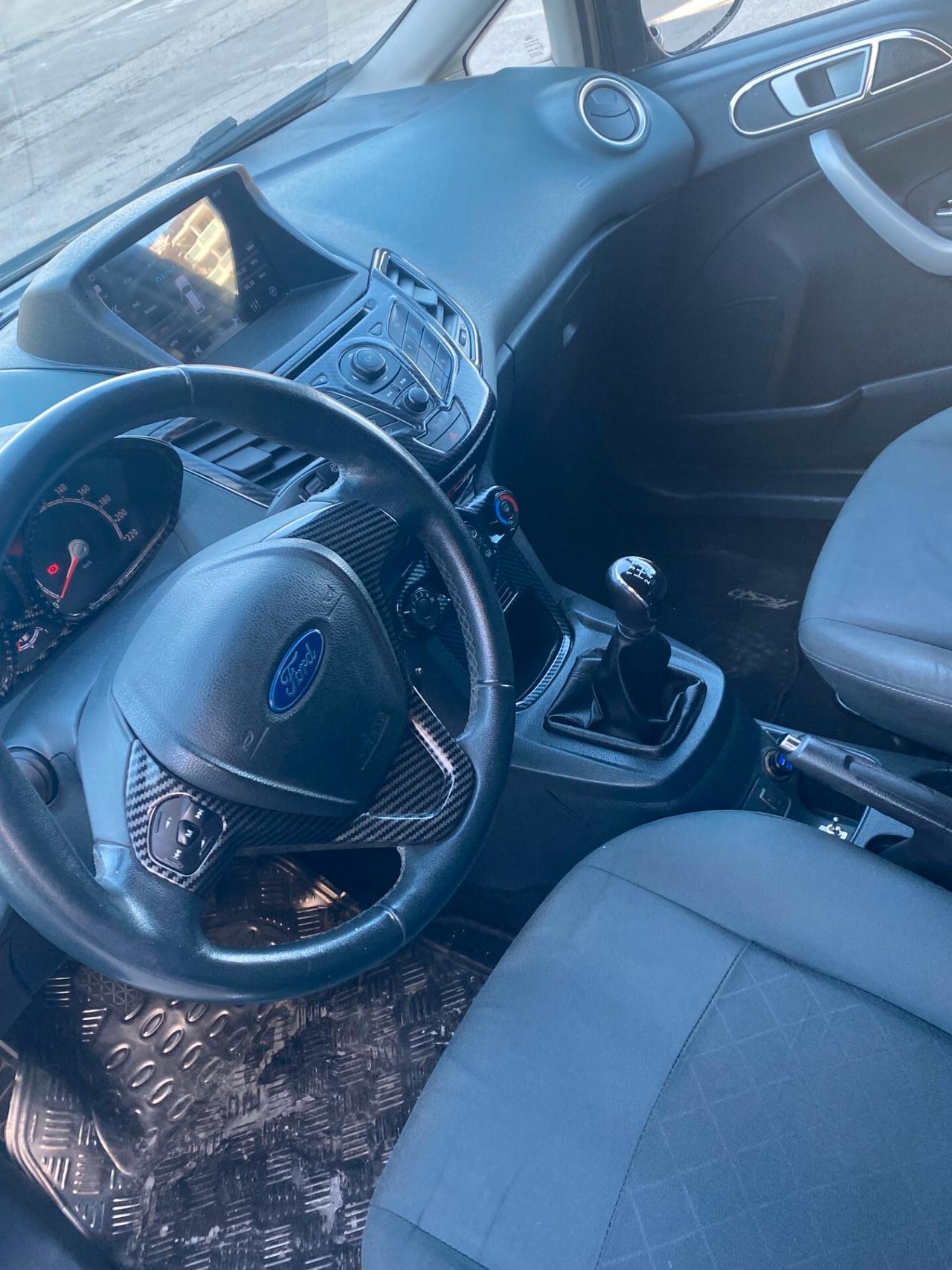 Ford Fiesta 1.4 TDCi 70CV 5 porte Titanium