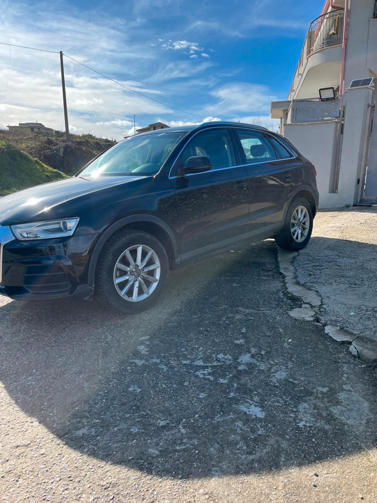 Audi Q3 2.0 TDI 120 CV Sport