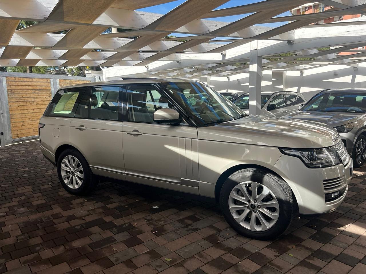 Land Rover Range 4.4 SDV8 Vogue