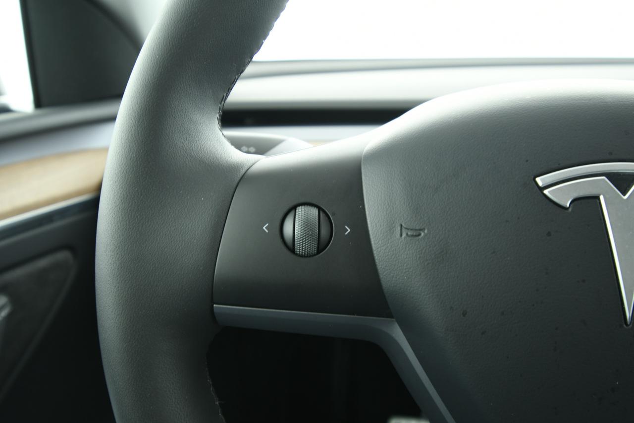 TESLA Model Y Performance Dual Motor awd +AUTOPILOT