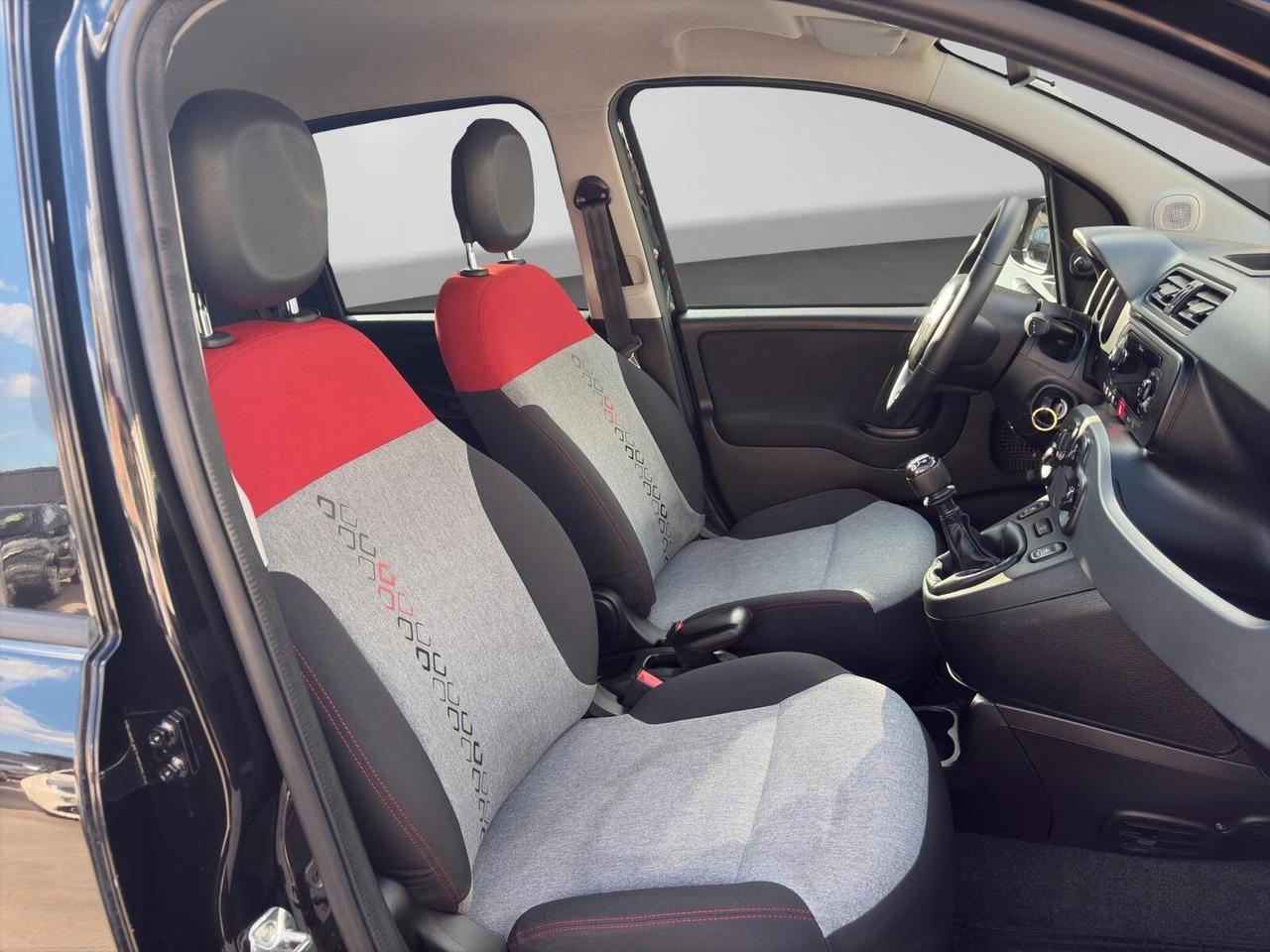 Fiat Panda 1.2 Lounge 69cv UConnect NEOPATENTATI