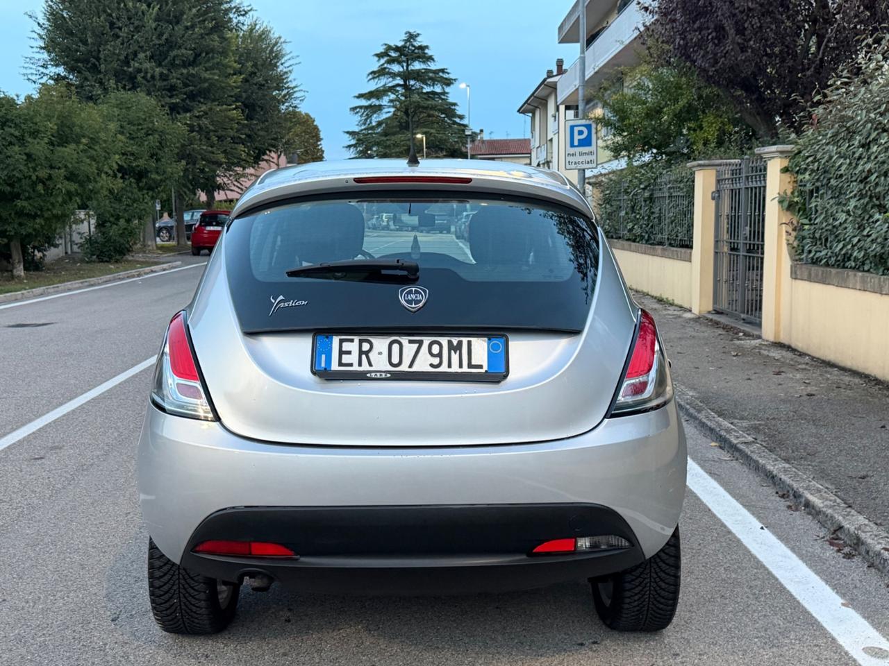 Lancia Ypsilon 0.9 TwinAir 85 CV 5 porte Metano Ecochic Gold