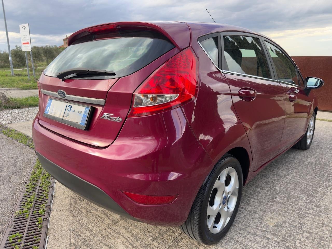 Ford Fiesta 1.4 5 porte Bz.- GPL Titanium