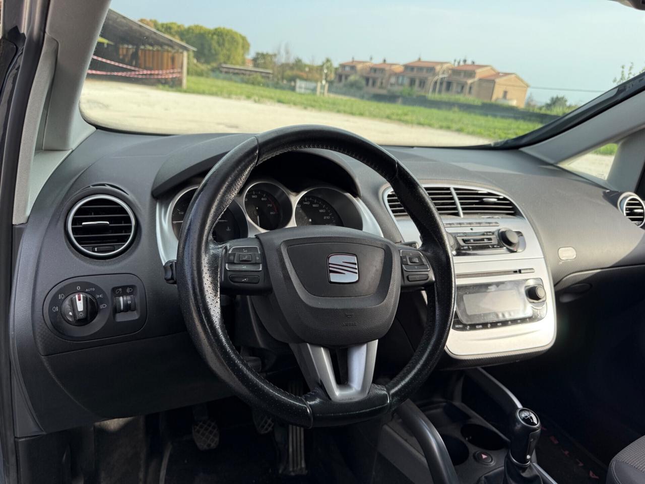 Seat Altea XL 1.6 benzina uniproprietà neopatentati