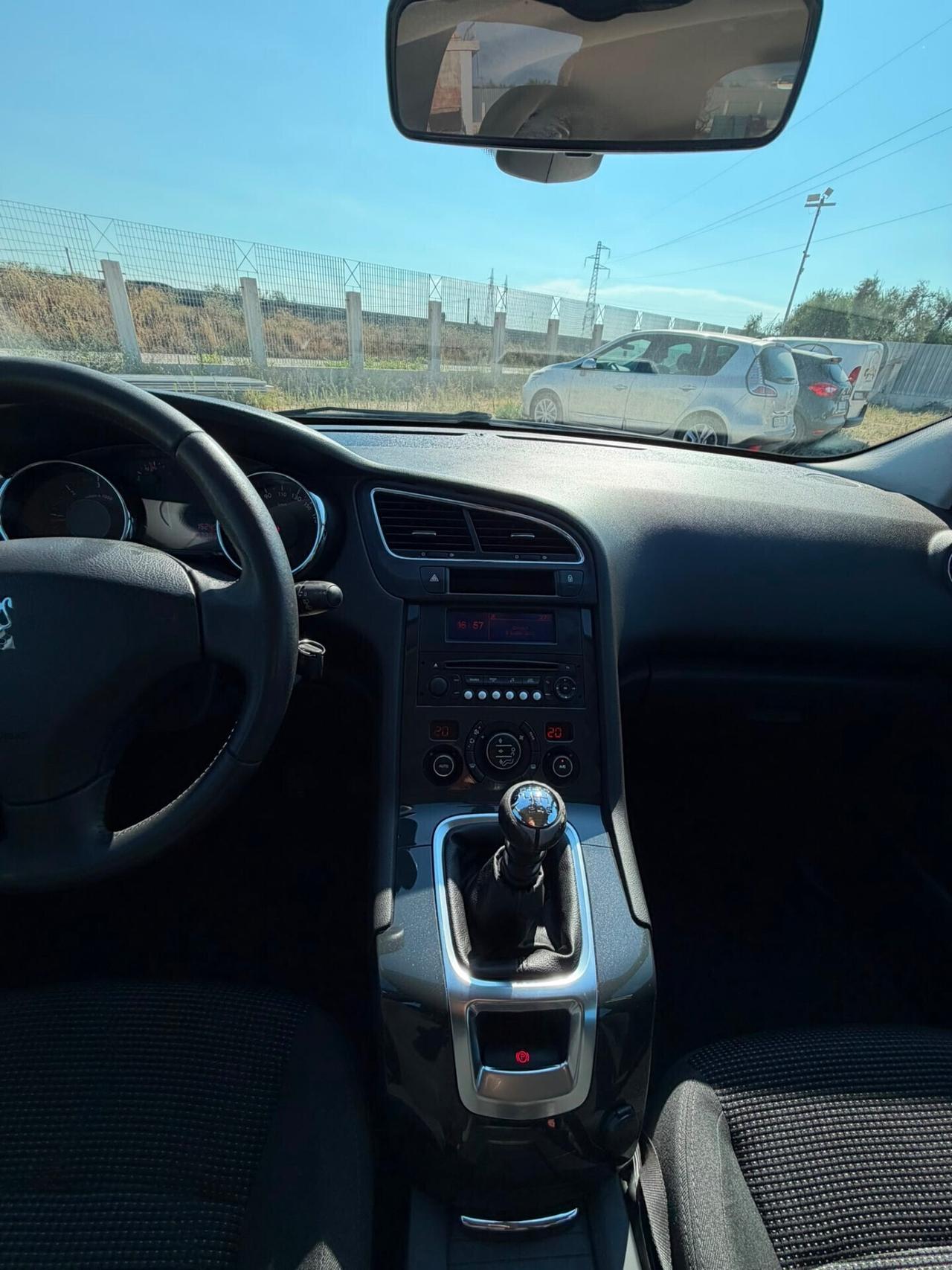 Peugeot 5008 1.6 HDi 115CV Business