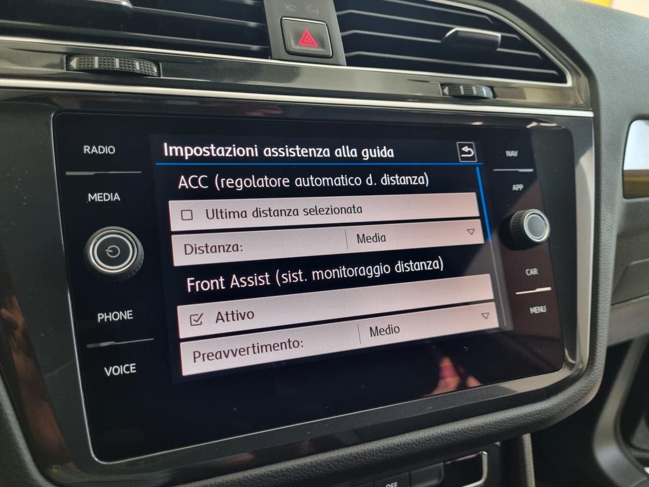 Volkswagen Tiguan 1.6 TDI R-LINE, VIRTUAL COCKPIT, FULL LED