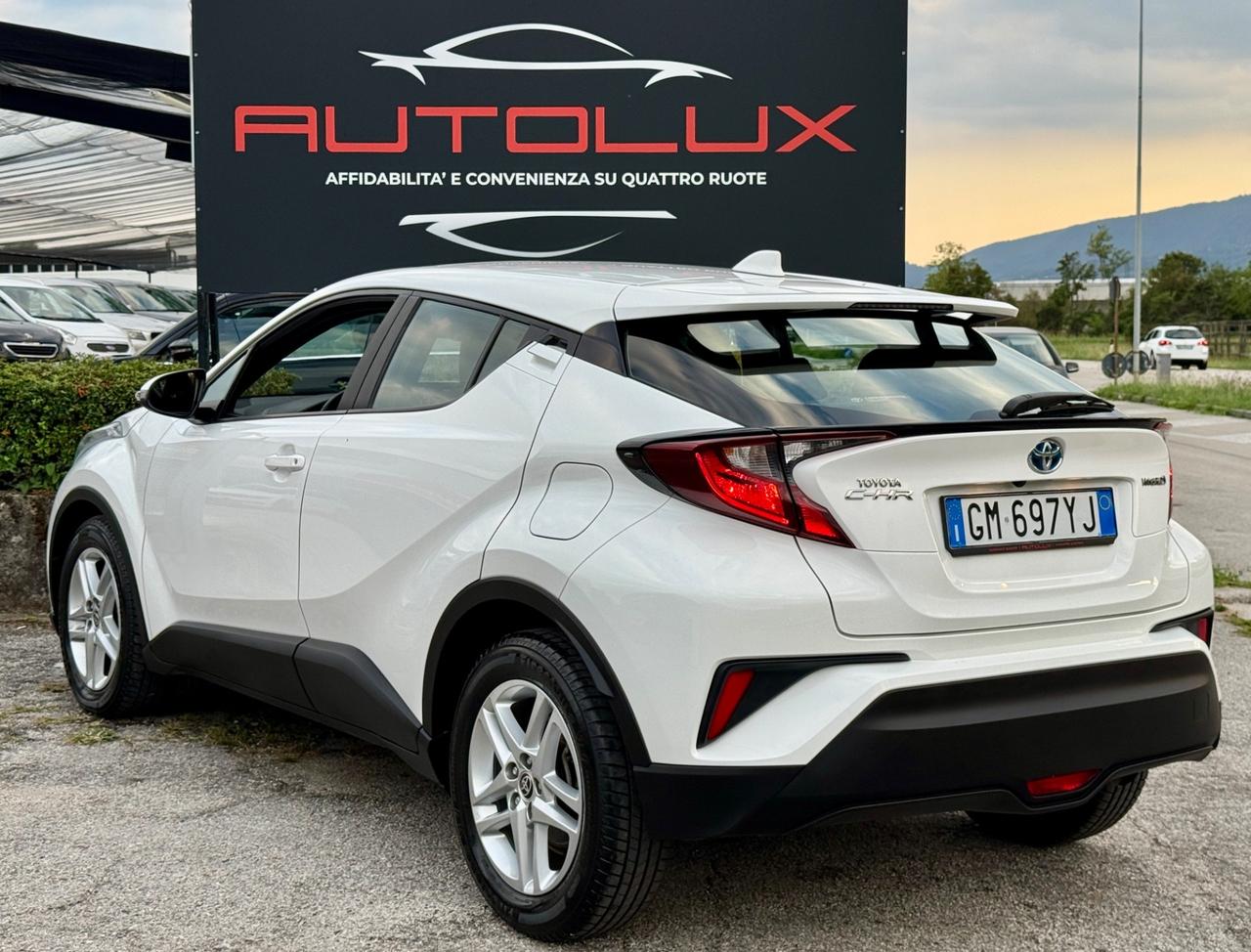 Toyota C-HR 1.8 Hybrid E-CVT Trend 61.500KM