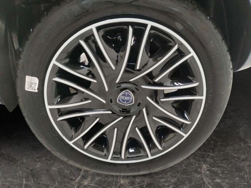 Lancia Ypsilon 1.0 firefly hybrid Oro s&s 70cv