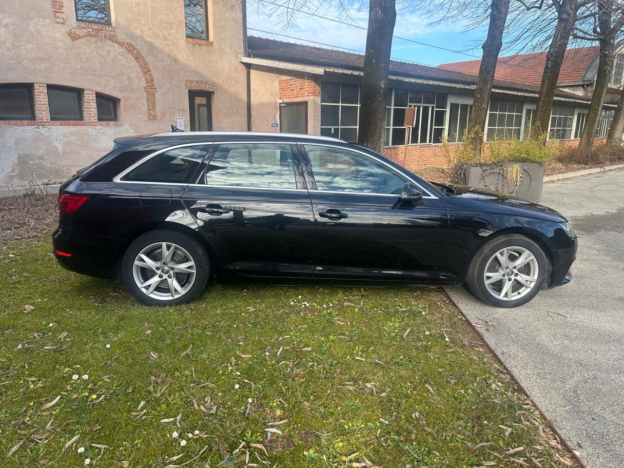 Audi A4 Avant 35 2.0 tdi 150cv s-tronic