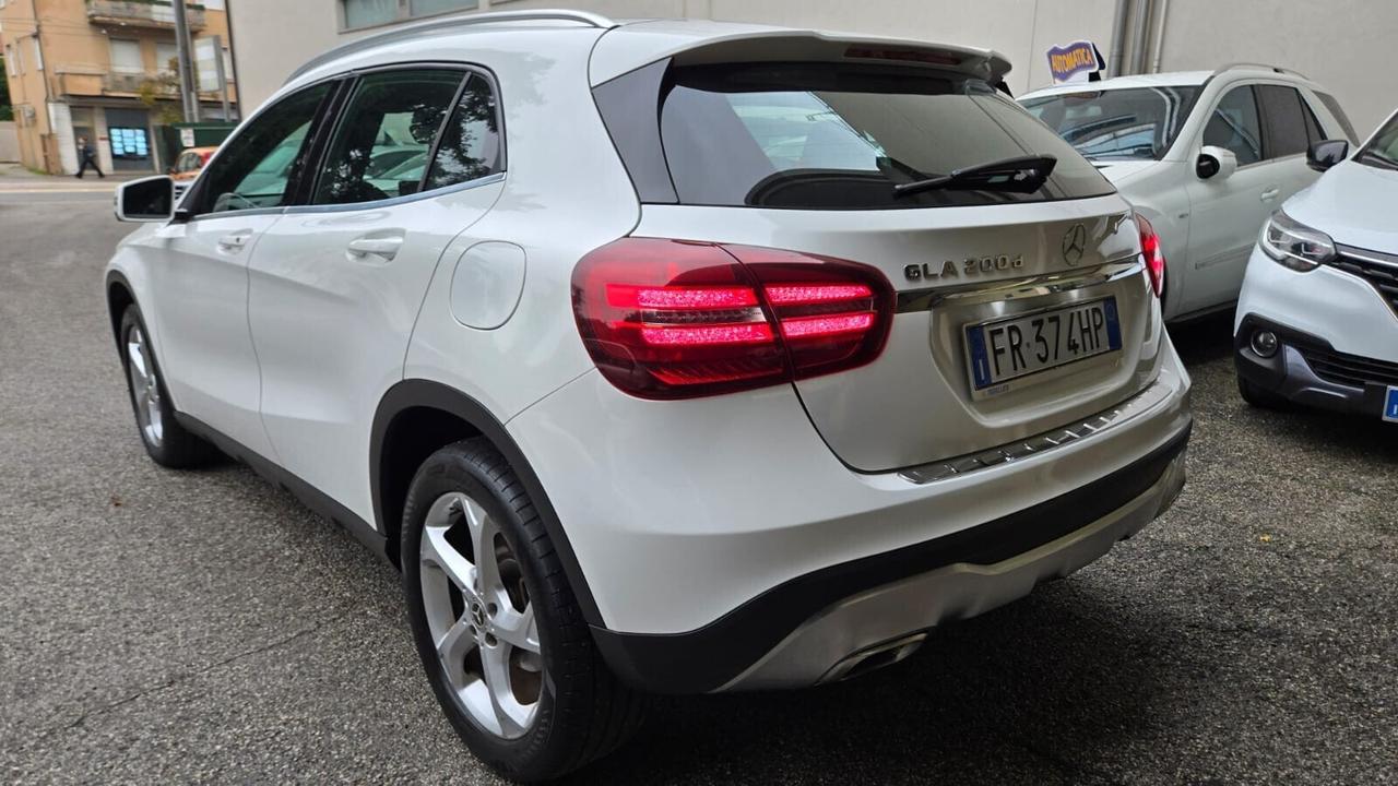 Mercedes-benz GLA 200d Automatic Premium