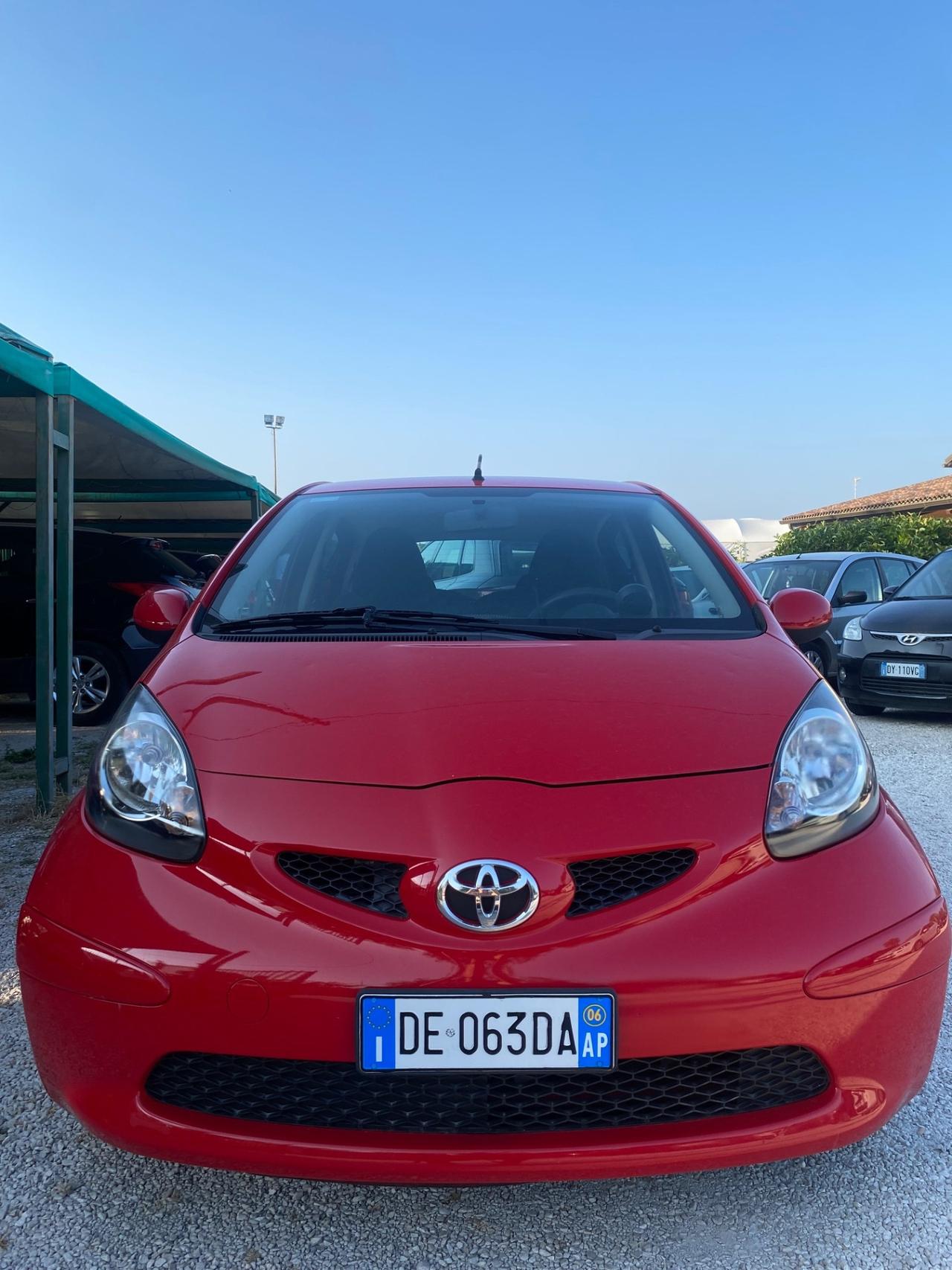 Toyota Aygo 1.0 12V VVT-i 5 porte Sol
