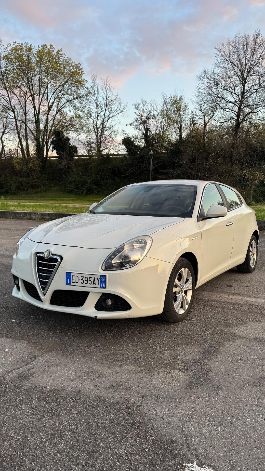 Alfa Romeo Giulietta 1.6 JTDm-2 Distinctive