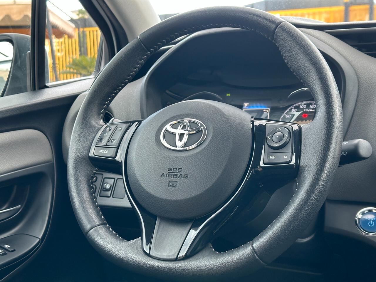 TOYOTA Yaris 1.5 Hybrid 5 porte Business