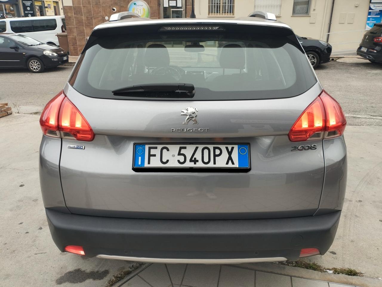 Peugeot 2008 BlueHDi 100 Allure