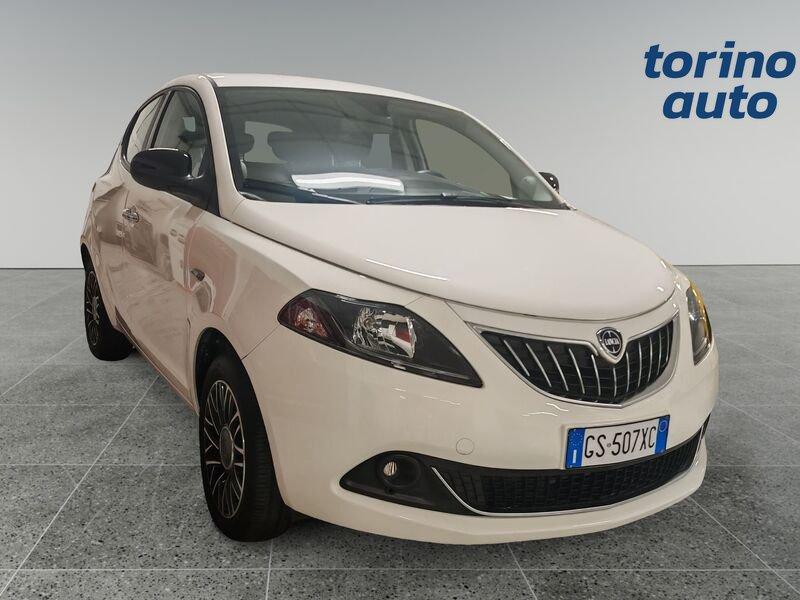Lancia Ypsilon 1.0 FireFly 70cv Hybrid Platino