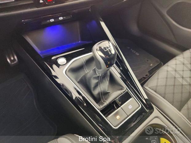 Volkswagen Golf 2.0 TDI 150 CV SCR R-Line