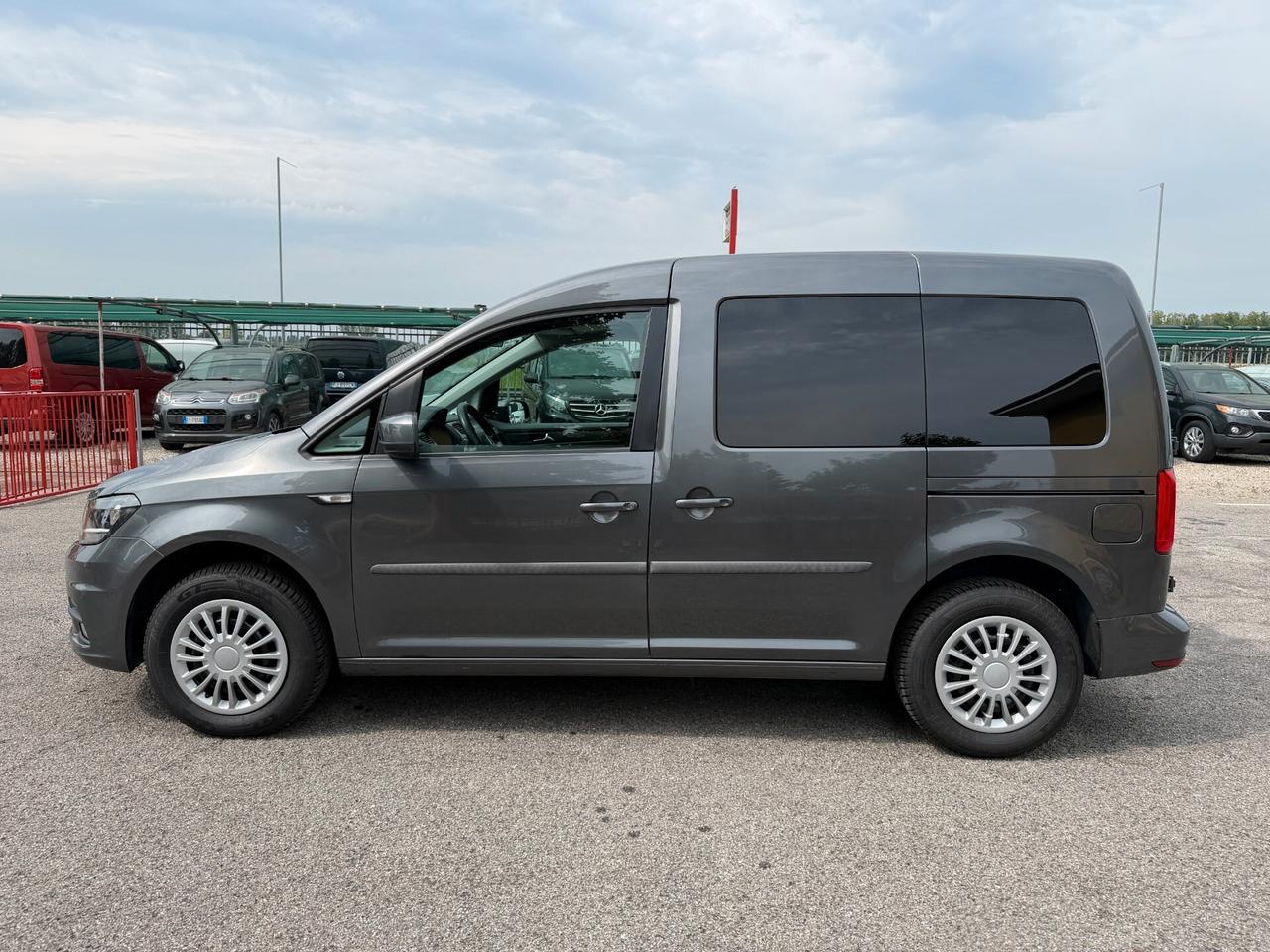 Volkswagen Caddy 2.0 TDI 102CV - AUTOMATICA - N1