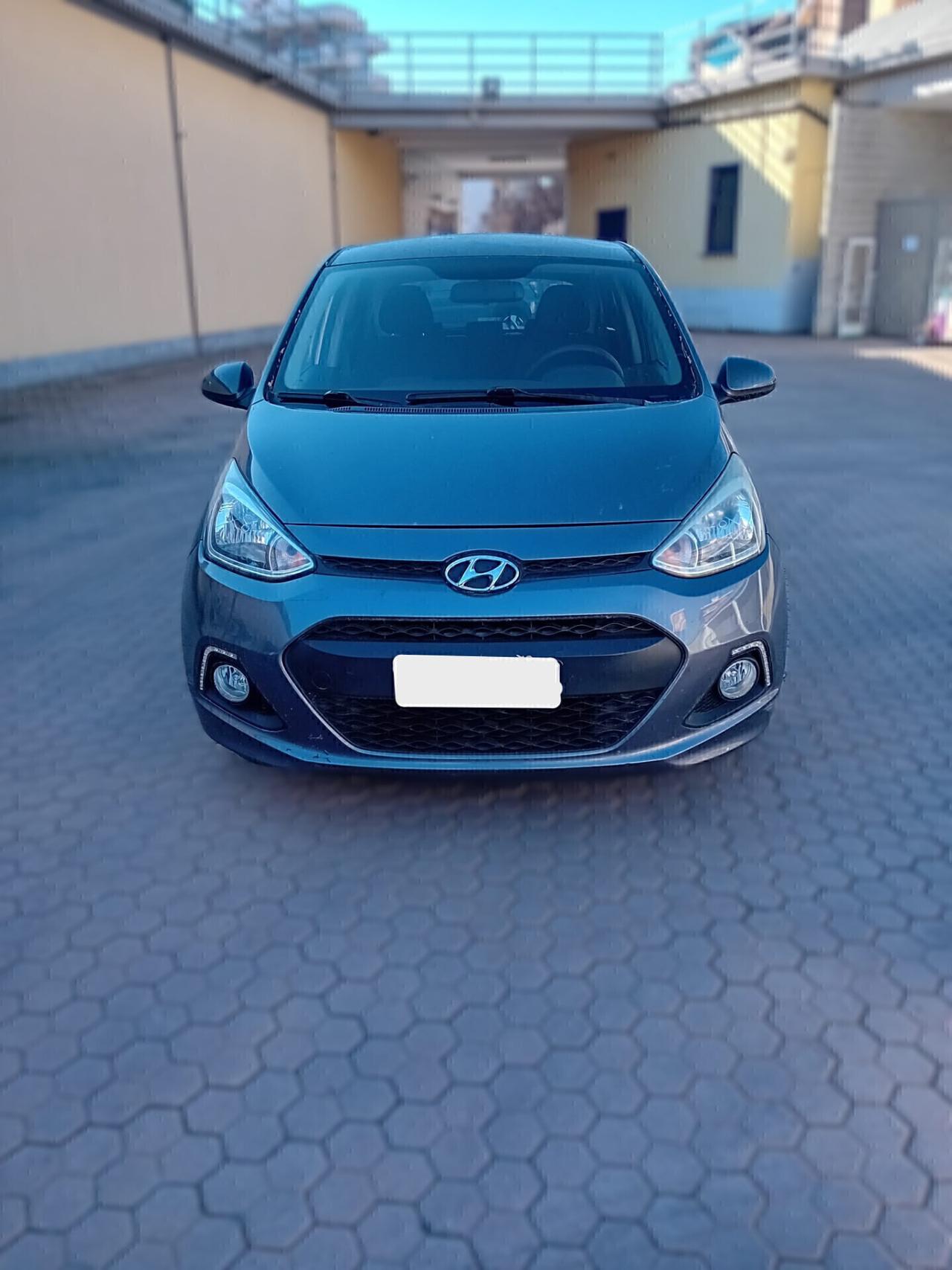 Hyundai i10 - APERTI AD AGOSTO