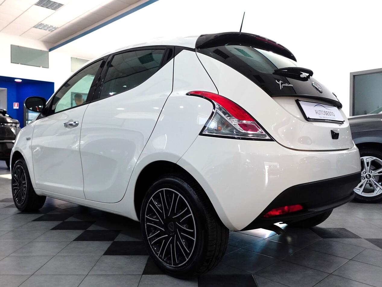 Lancia Ypsilon III 1.0 FIREFLY HYBRID 70 CV GOLD