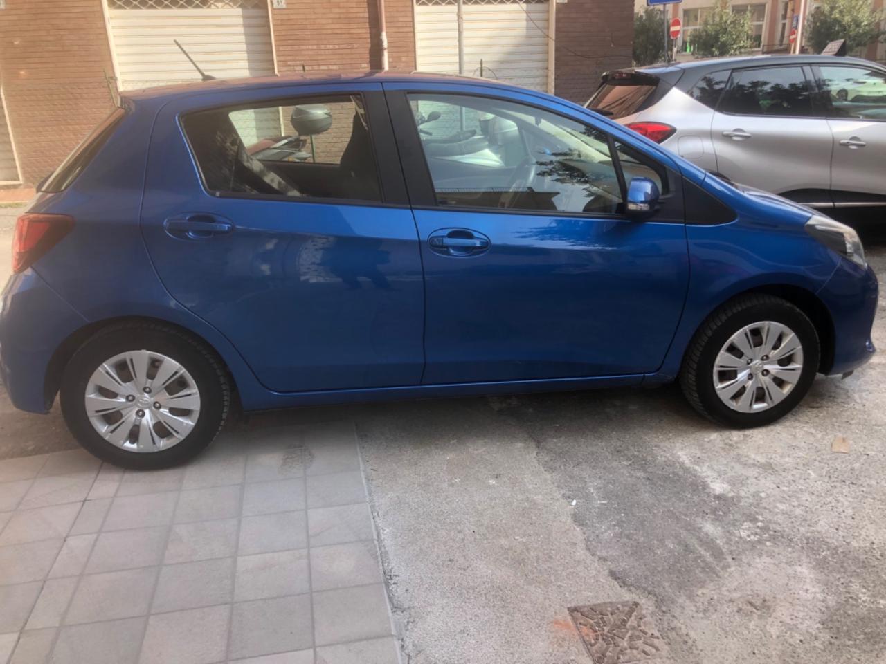 Toyota Yaris 1.0 5 porte Lounge - 2015 Km 78000