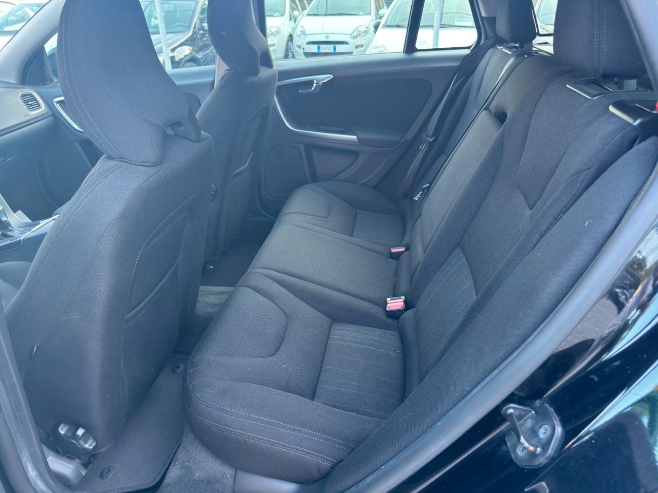 Volvo V60 T3 Powershift Momentum