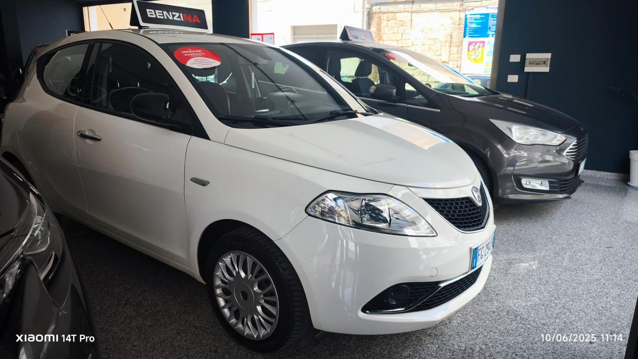 Lancia Ypsilon 1.2 69CV Gold SENSORI 2016